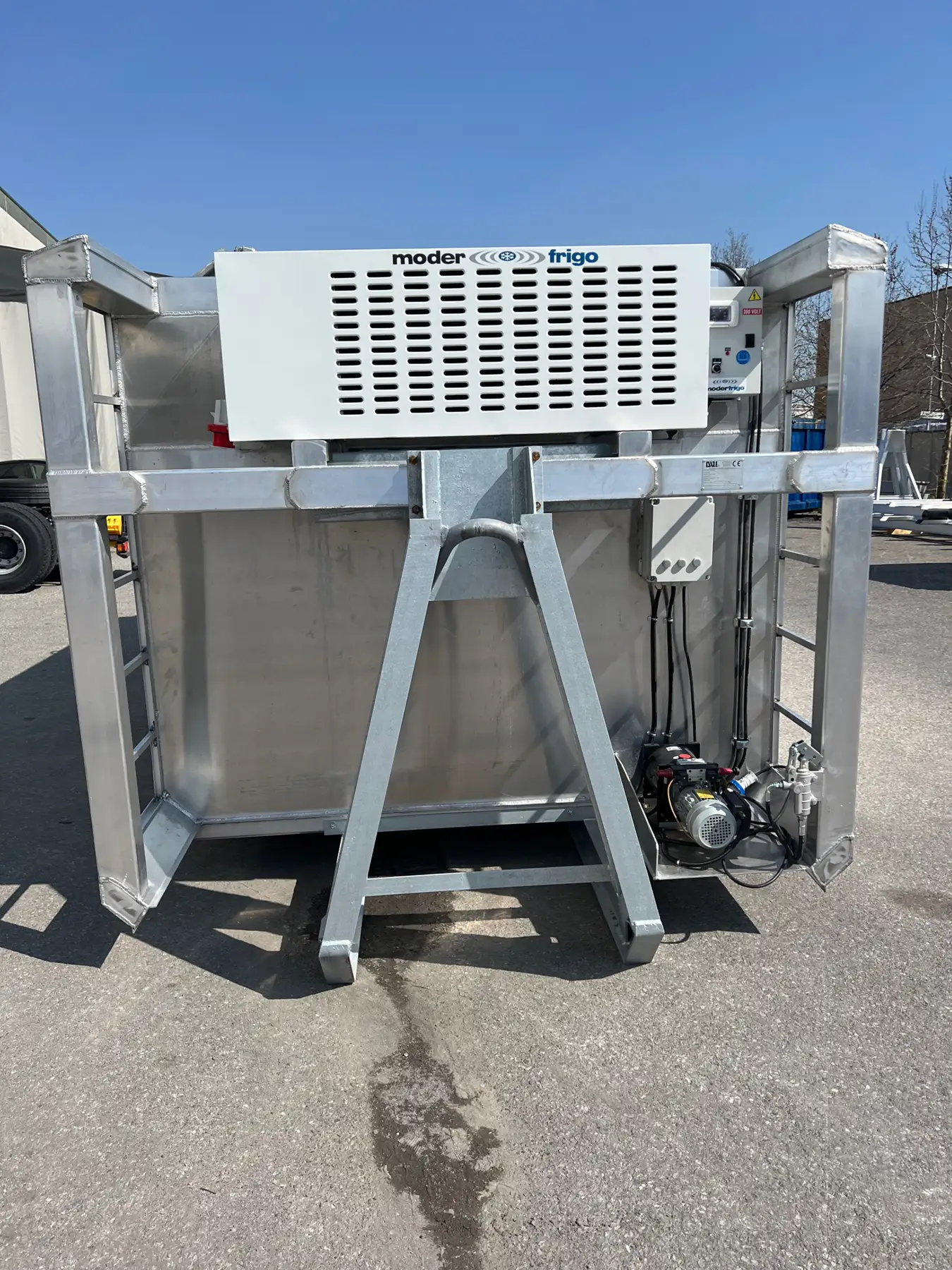 Container Isotermico Con Gruppo Frigo 4