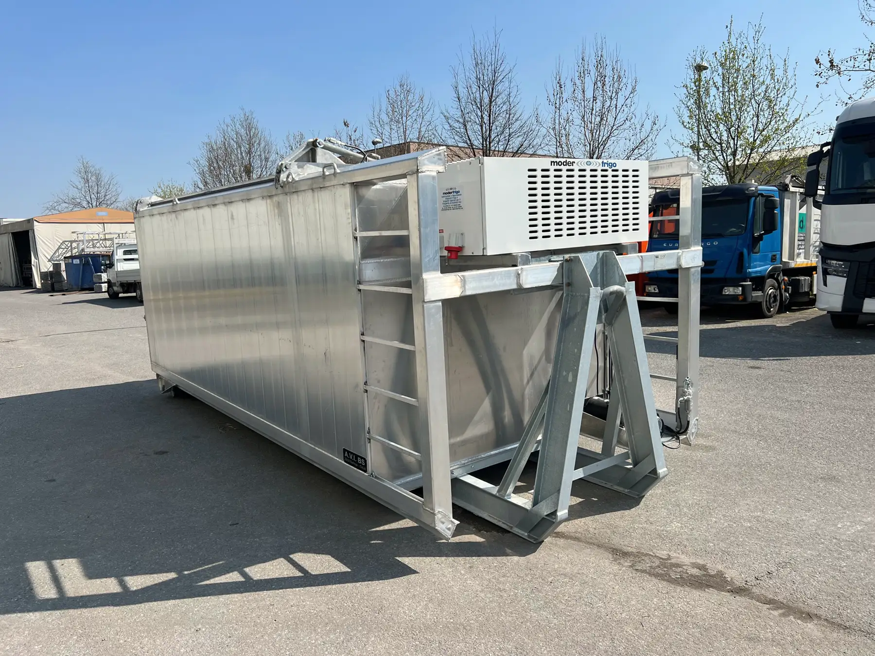 Container Isotermico Con Gruppo Frigo 2